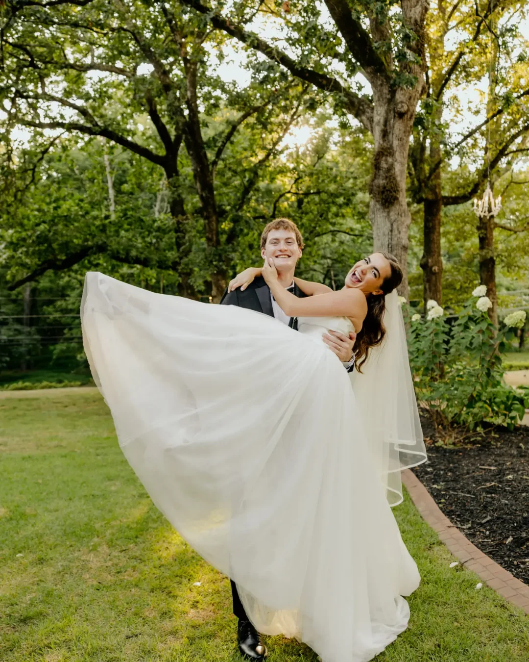 Lucy and Case Wedding Pictures-991